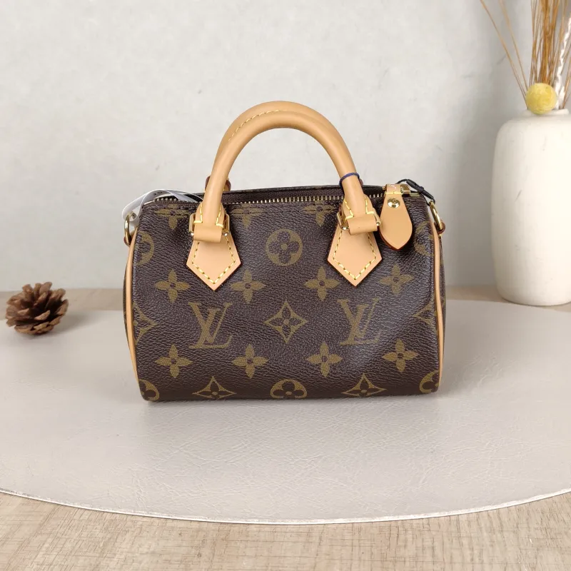 Louis Vuitton Crossbody Bag Speedy Nano Shoulder Strap PV Cnano16 × 7.5 × 10 cm