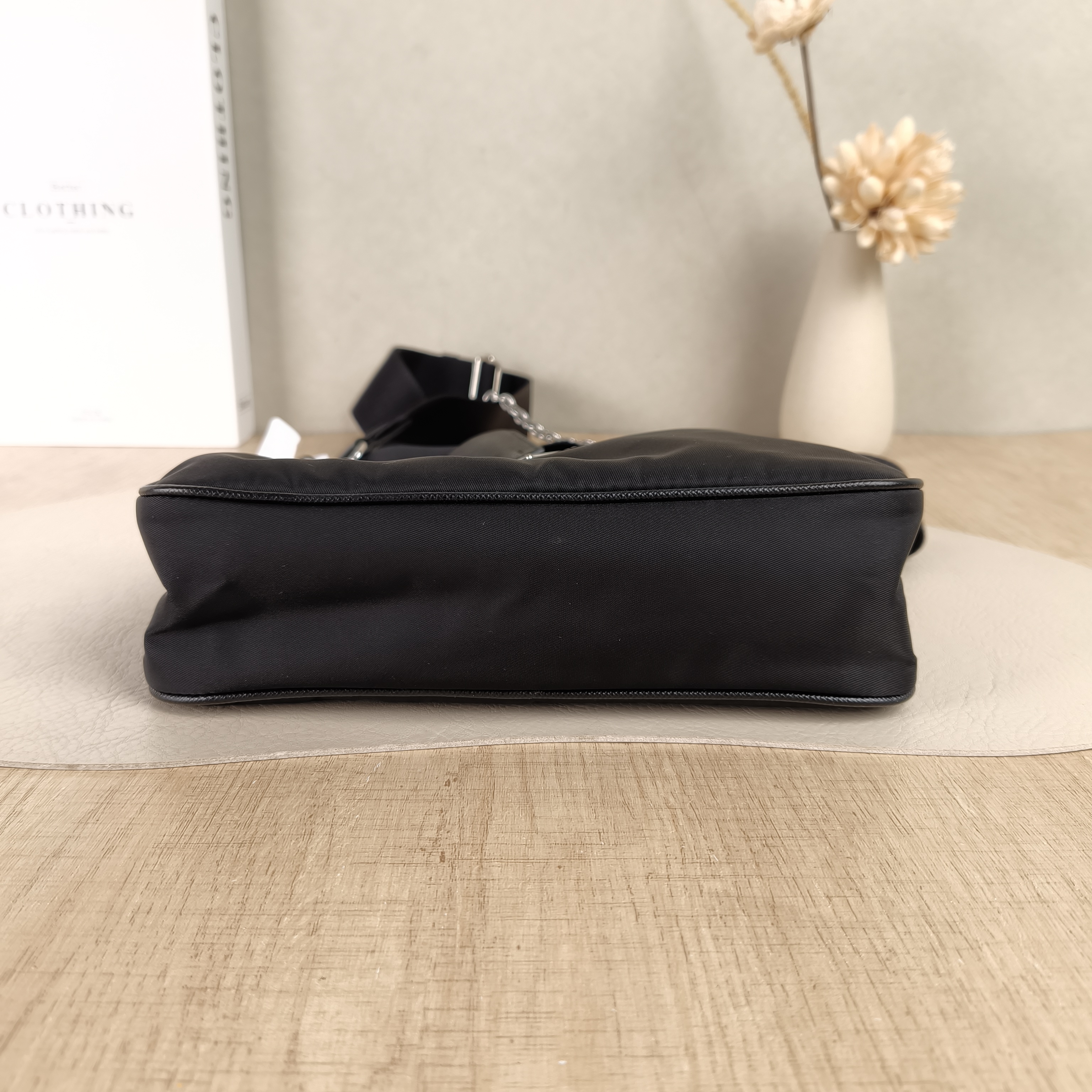 PRADA Crossbody Bag Re-Edition 2005 Hobo Black Nylonmini22 × 6 × 18 cm — cover view 2 of 5