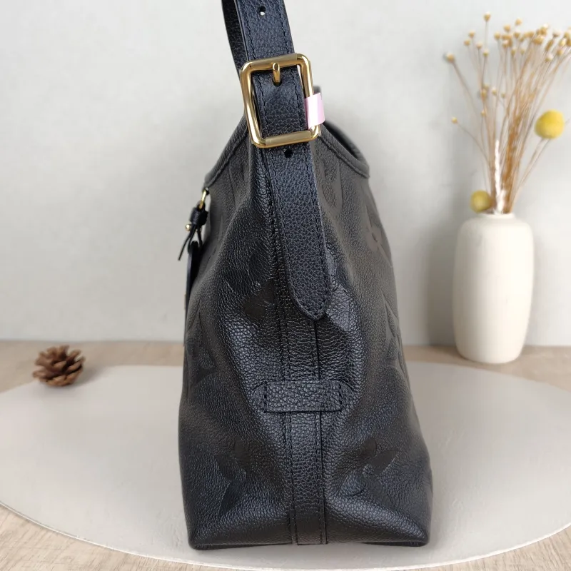 Louis Vuitton Crossbody Bag Carryall Black Calfskin Small29.5 × 12 × 24 cm — detail view 3 of 10