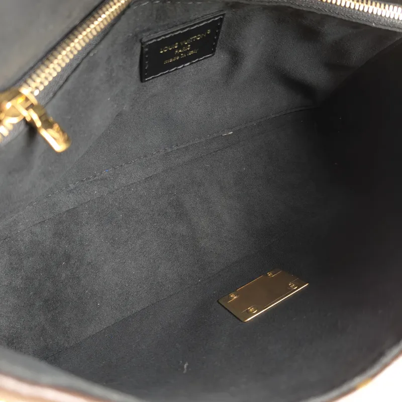 Louis Vuitton Shoulder Bag Trunkie Box Chain Bag Monogram PVC Large 27 × 8 × 16 cm — detail view 9 of 11