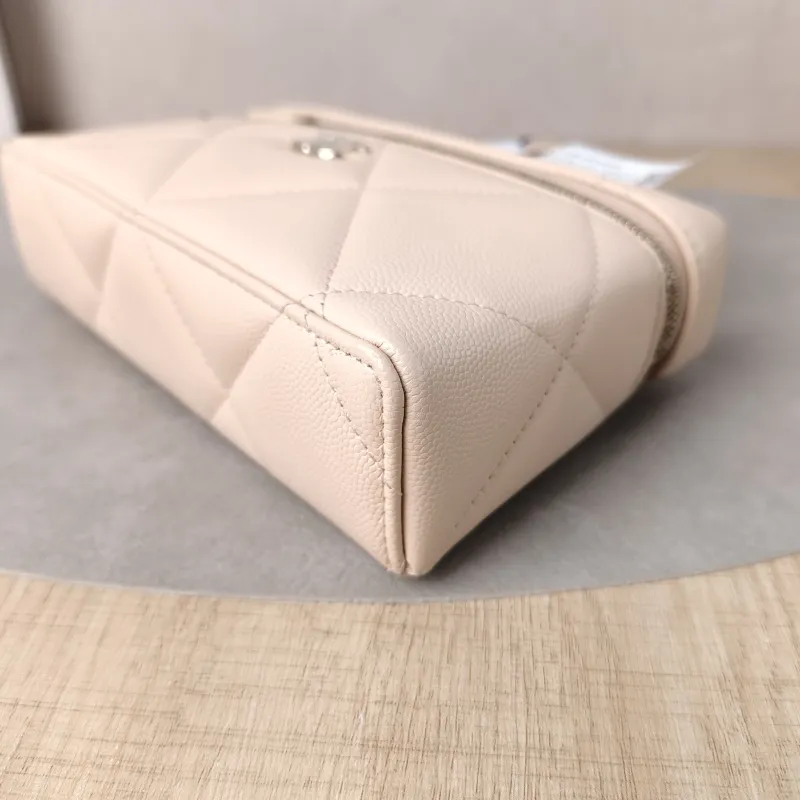 Chanel Crossbody Bag lp Box Bag Top Handle Crossbody Bag Beige Grained Calfskin One Size 19.5 × 5 × 17 cm — detail view 2 of 15