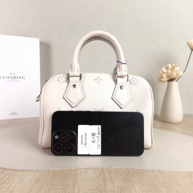 Louis Vuitton Crossbody Bag Speedy20 Calfskin One Size 20.5 × 12 × 13.5 cm — cover view 4 of 5
