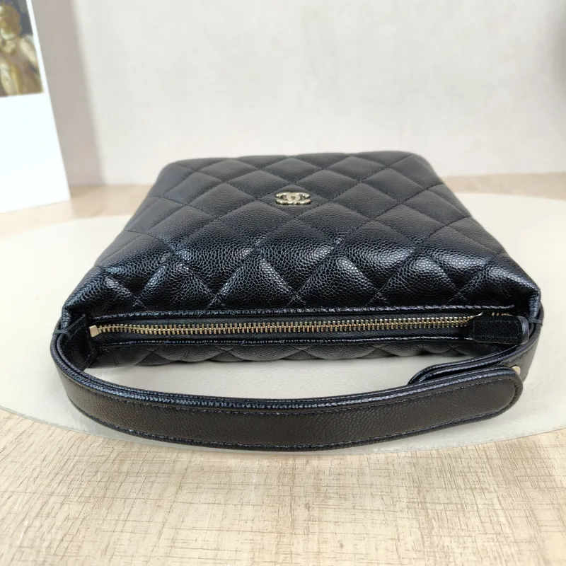 Chanel Crossbody Bag25c Vanity Case Bag Black Grained Calfskin One Size21.5 × 7.5 × 19 cm — detail view 5 of 12