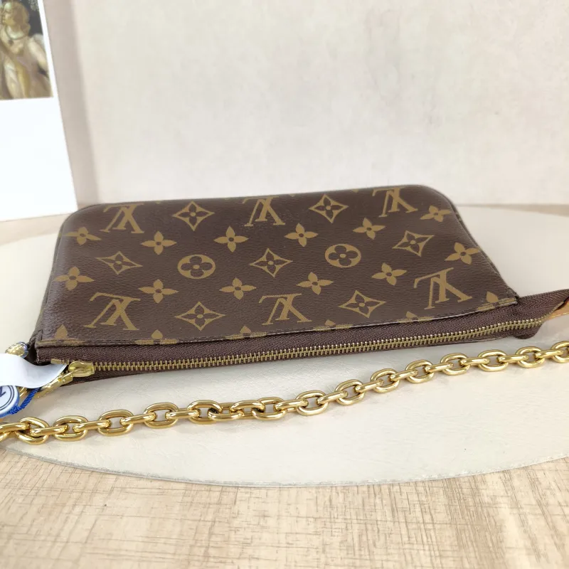 Louis Vuitton Shoulder Bag Pochette Accessoires Monogram PVC One Size22 × 4 × 13 cm — detail view 5 of 12
