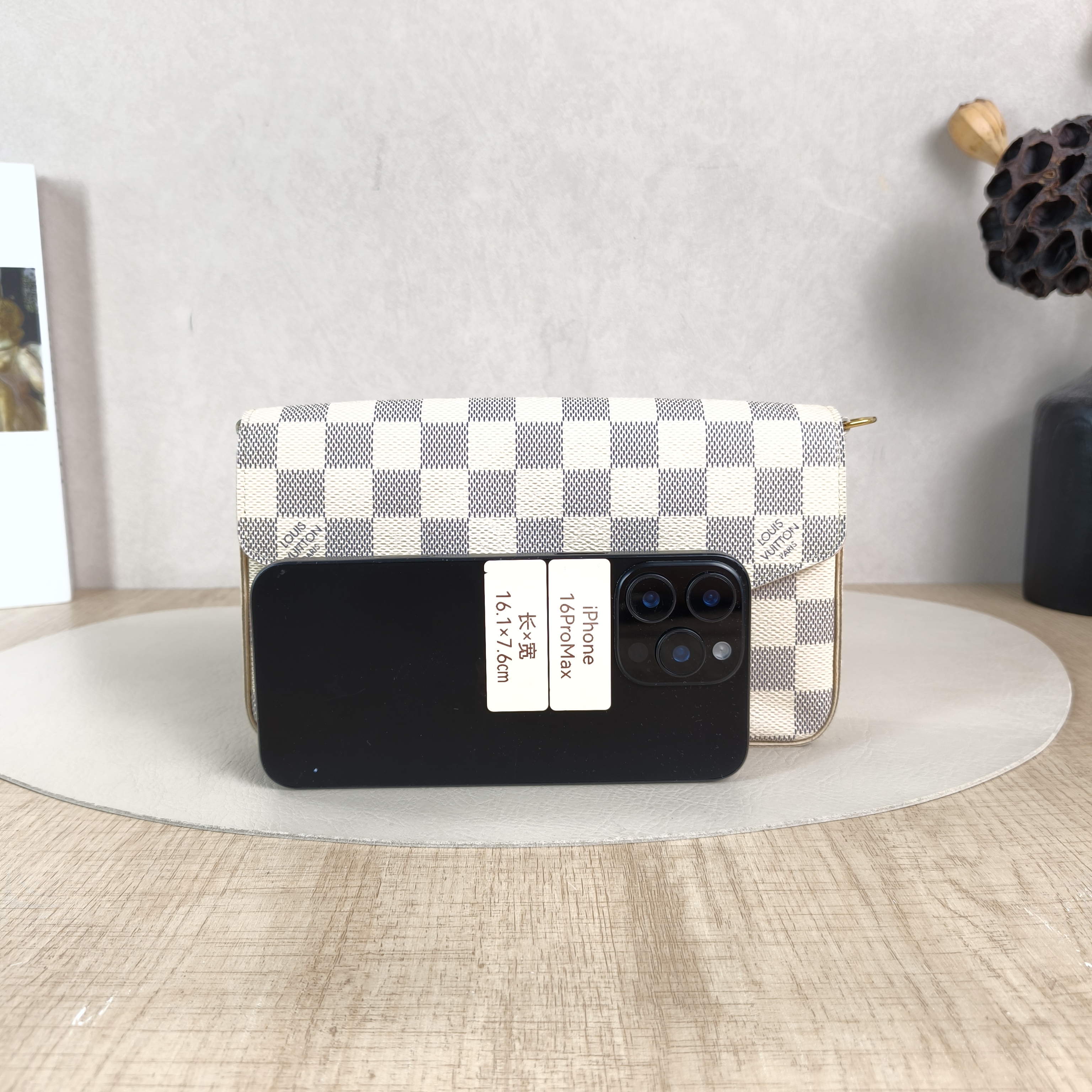 Louis Vuitton Crossbody Bag Pochette Félicie White PVC Small21 × 3 × 12 cm — cover view 4 of 6