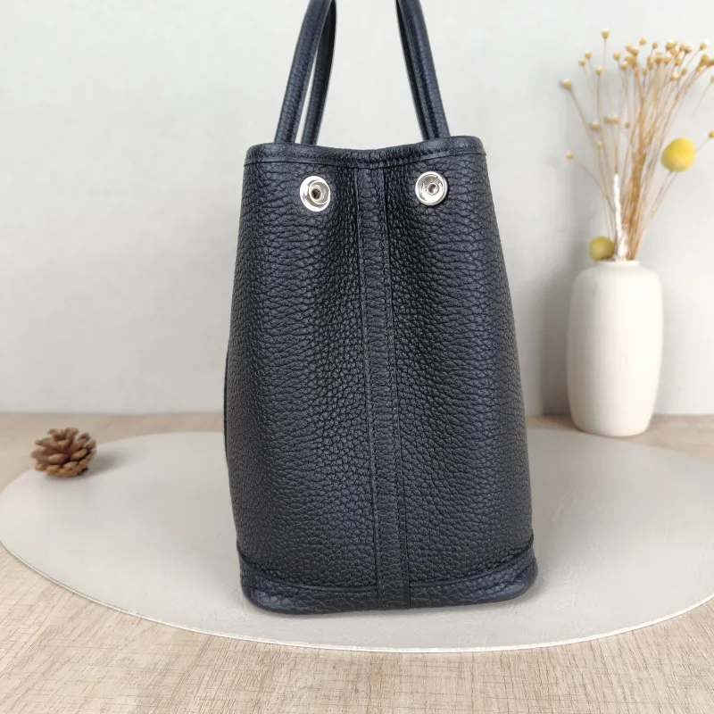 Hermès Top Handle Bag Garden Party 30 30Black Negonda Calfskin Medium30 × 13 × 21 cm — detail view 5 of 10