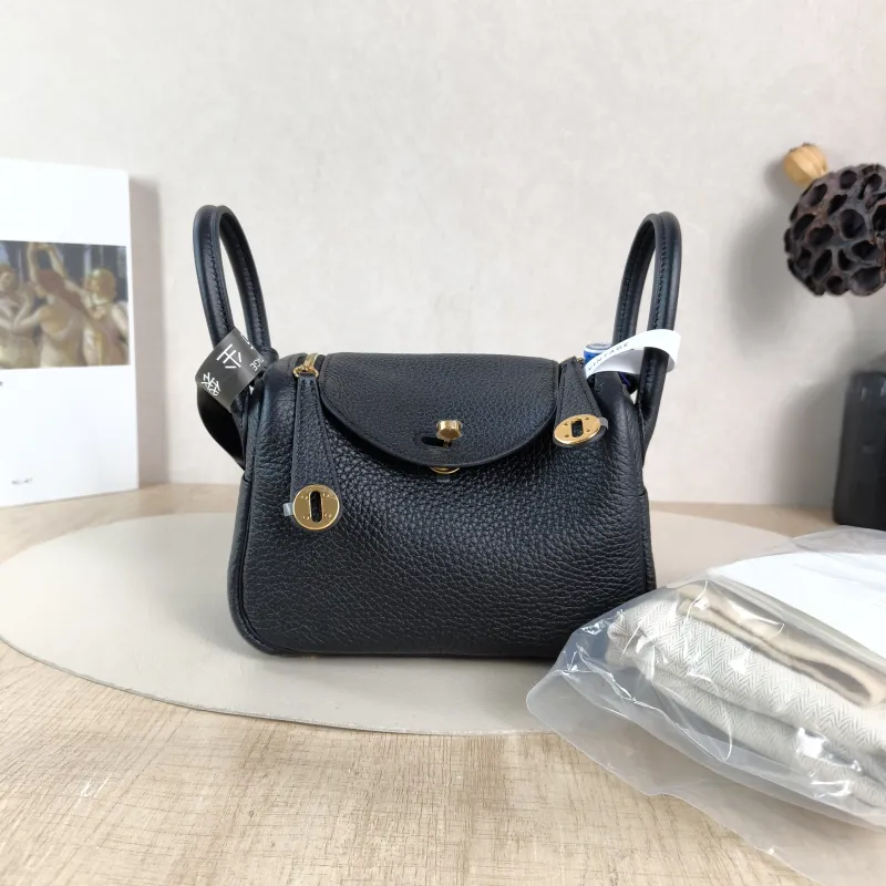 Hermès Shoulder Bag Lindy Mini 19 Black Taurillon Clemence TC Calfskin Mini 19 × 9 × 13 cm G — cover view 3 of 6