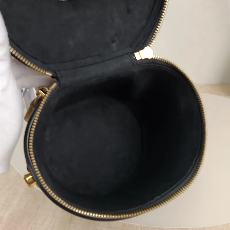 Louis Vuitton Crossbody Bag Cannes Black Patent Leathermini15 × 15 × 17 cm — detail view 2 of 9
