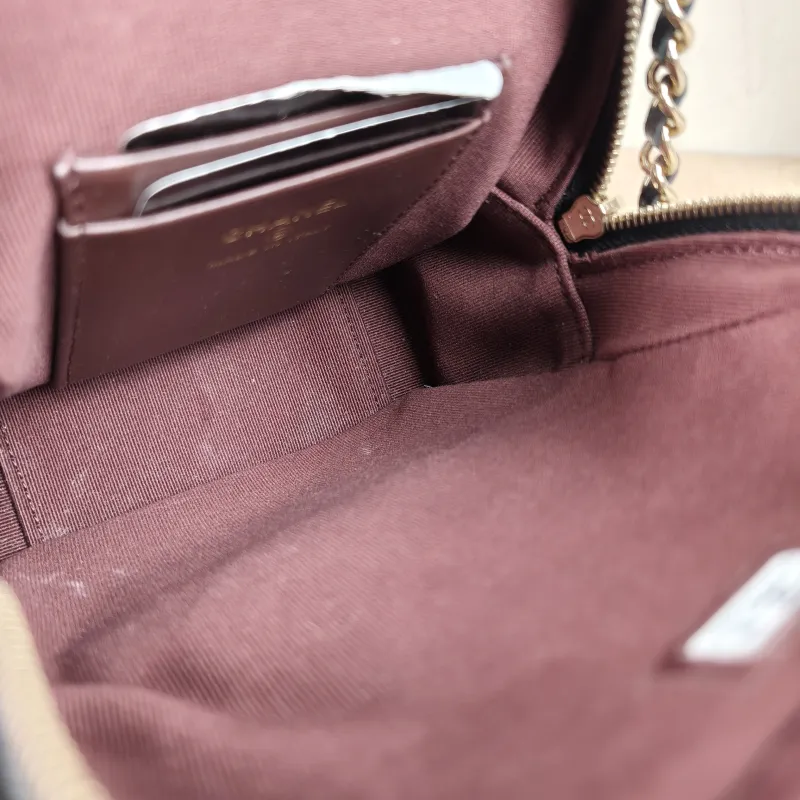 Chanel Crossbody Bag Mini Backpack Crossbody Bag Black Grained Calfskinmini13 × 9 × 18 cm — detail view 2 of 12