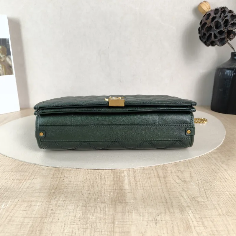 SAINT LAURENT Shoulder Bag Becky Crossbody Bag Green Lambskin 25 × 7 × 17.5 cm — cover view 3 of 5