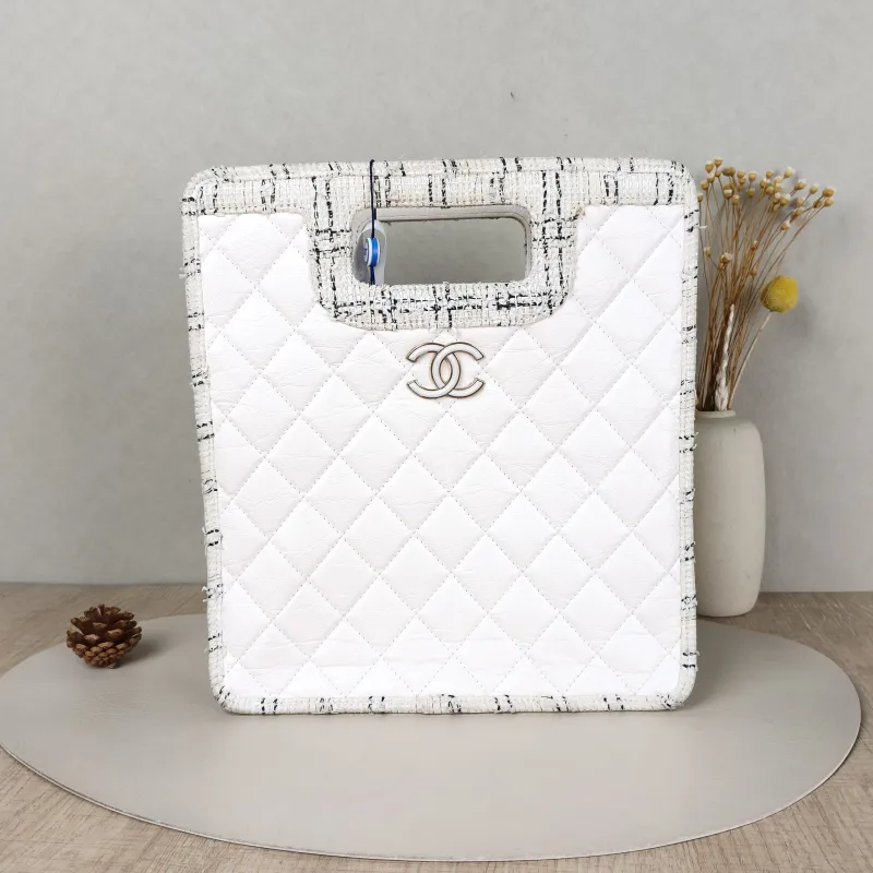 Chanel Shoulder Bag Edition c Tote Bag White Calfskin One Size26 × 6 × 29.5 cm