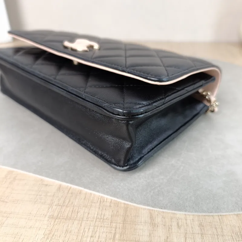Chanel Crossbody Bag Classic Flap WOC CF WOCWOC Bag Black Pink Lambskin One Size 19 × 4 × 12.5 cm — detail view 9 of 14
