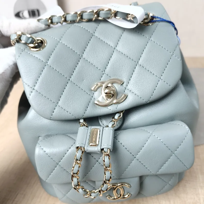 Chanel Backpack Duma Green Calfskin Small18 × 12 × 18.5 cm — detail view 10 of 16