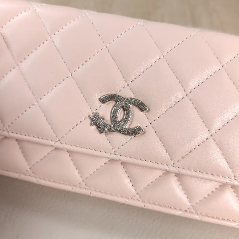 Chanel Shoulder Bag WOC Pink Lambskin One Size 22 × 3 × 11 cm — detail view 1 of 12