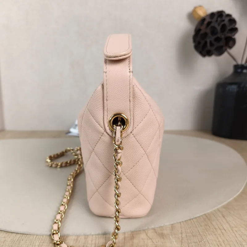 Chanel Crossbody Bag Crossbody Bag Pink Gold-Tone Hardware Grained Calfskin One Size 21.5 × 7.5 × 19 cm — detail view 5 of 11