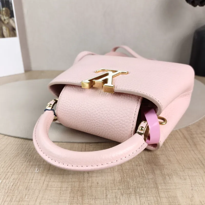 Louis Vuitton Shoulder Bag Capucines Pink Calfskin Mini 21 × 8 × 14 cm — detail view 4 of 15