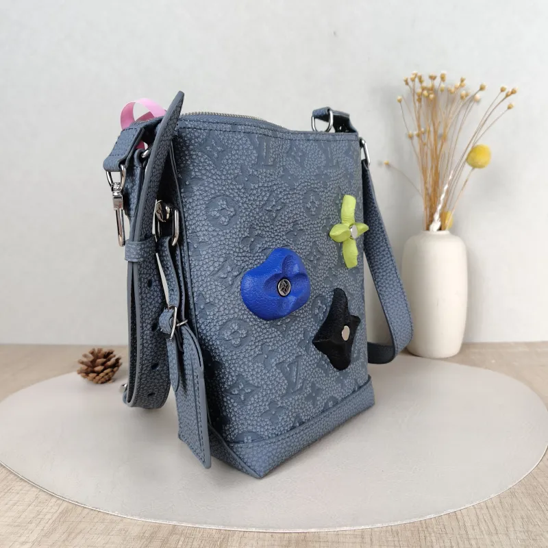 Louis Vuitton Shoulder Bag Hobo Cruiser Grey Calfskin Small 17 × 8.5 × 24 cm — cover view 4 of 5