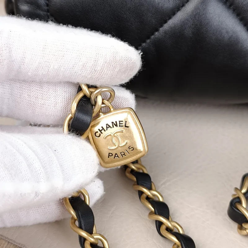Chanel Crossbody Bag C Black Lambskin Small 28 × 9.5 × 17 cm — detail view 2 of 17