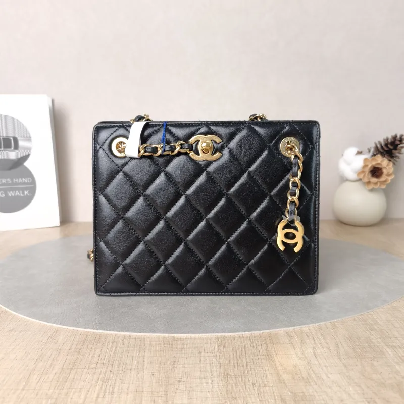Chanel Shoulder Bag tote Black Lambskin One Size21 × 7 × 16 cm