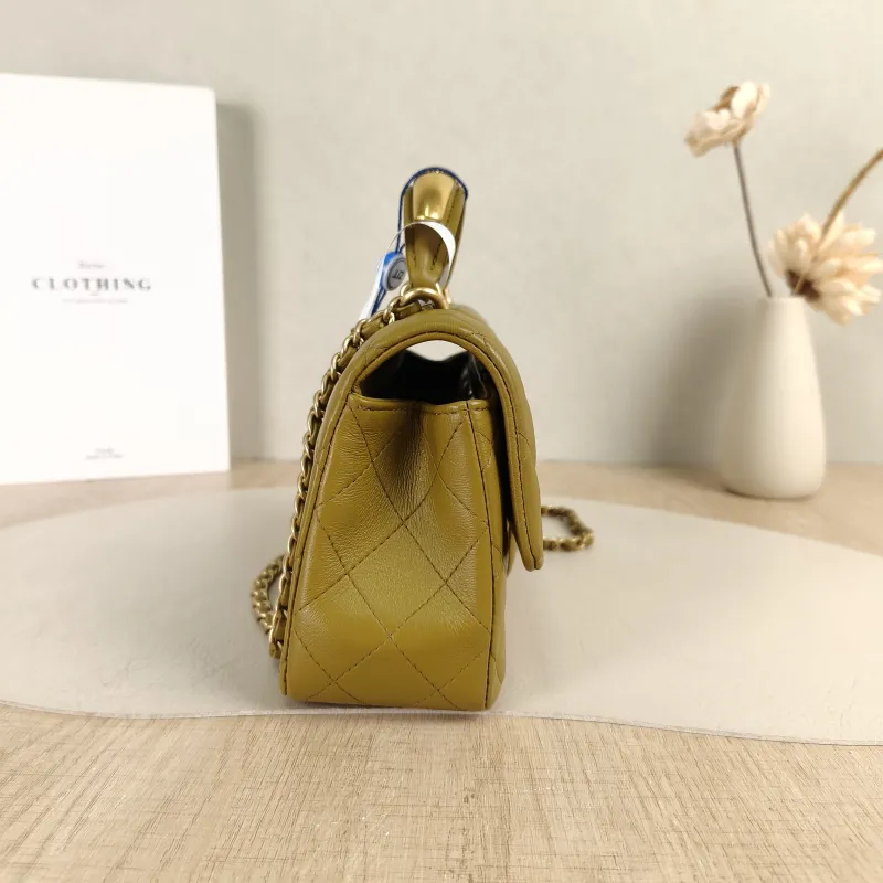 Chanel Crossbody Bag mini Yellow Lambskin mini20 × 6 × 12 cm — detail view 14 of 15