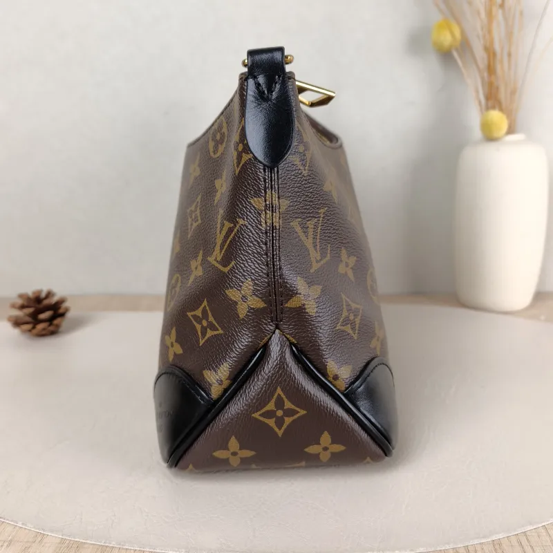 Louis Vuitton Crossbody Bag Boulogne PVC Small 26 × 9.5 × 16 cm — detail view 12 of 12