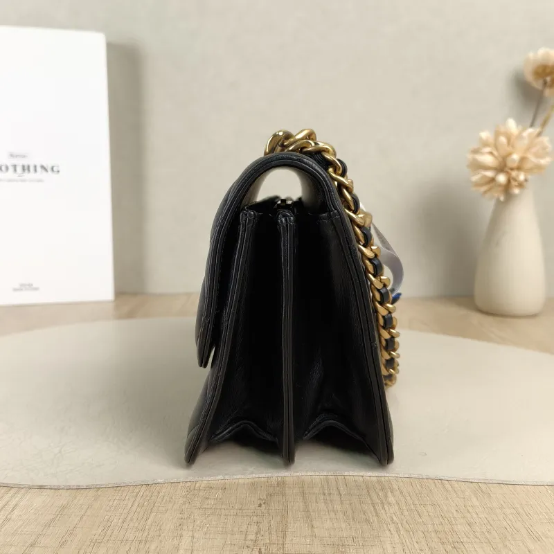 Chanel Crossbody Bagcf Collection Crossbody Bag Black Lambskin One Size19 × 9 × 14 cm — detail view 3 of 14