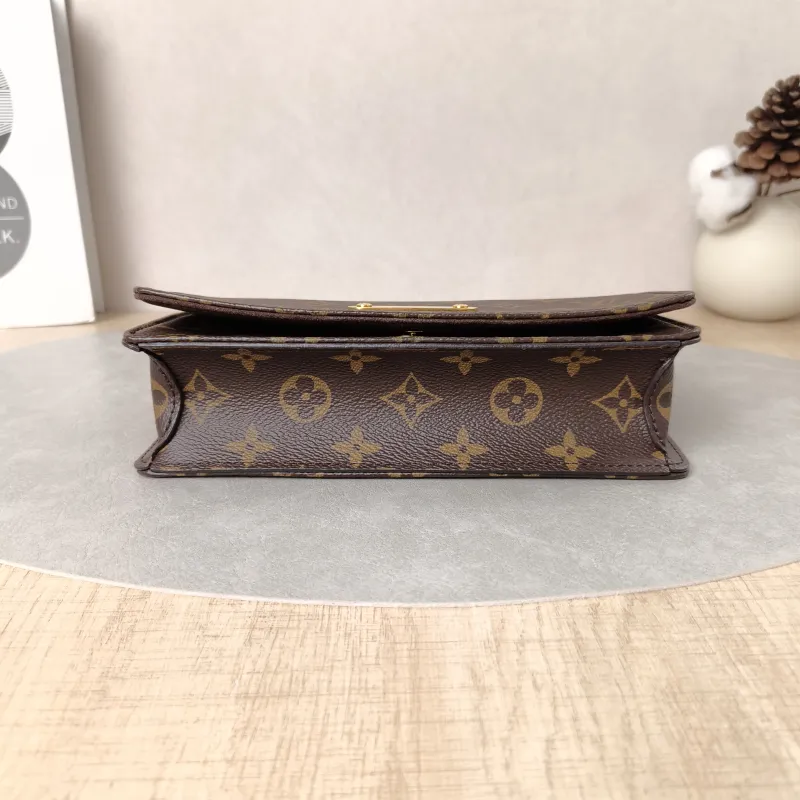 Louis Vuitton Crossbody Bag LILY Chain Bagwoc Monogram PVC One Size21 × 3.5 × 10.5 cm — cover view 3 of 6