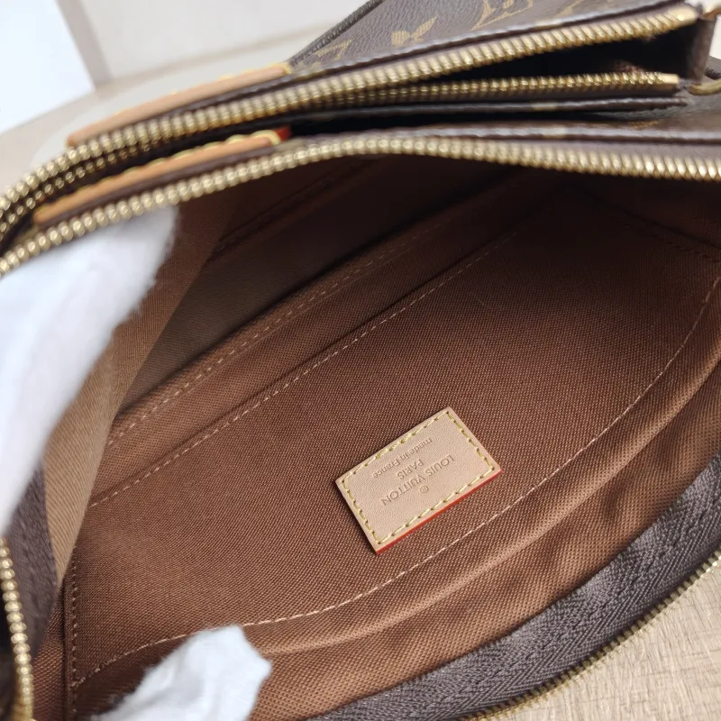 Louis Vuitton Crossbody Bag Multi Pochette Accessoires Shoulder Strap PVC Small24 × 4 × 13.5 cm — detail view 7 of 12