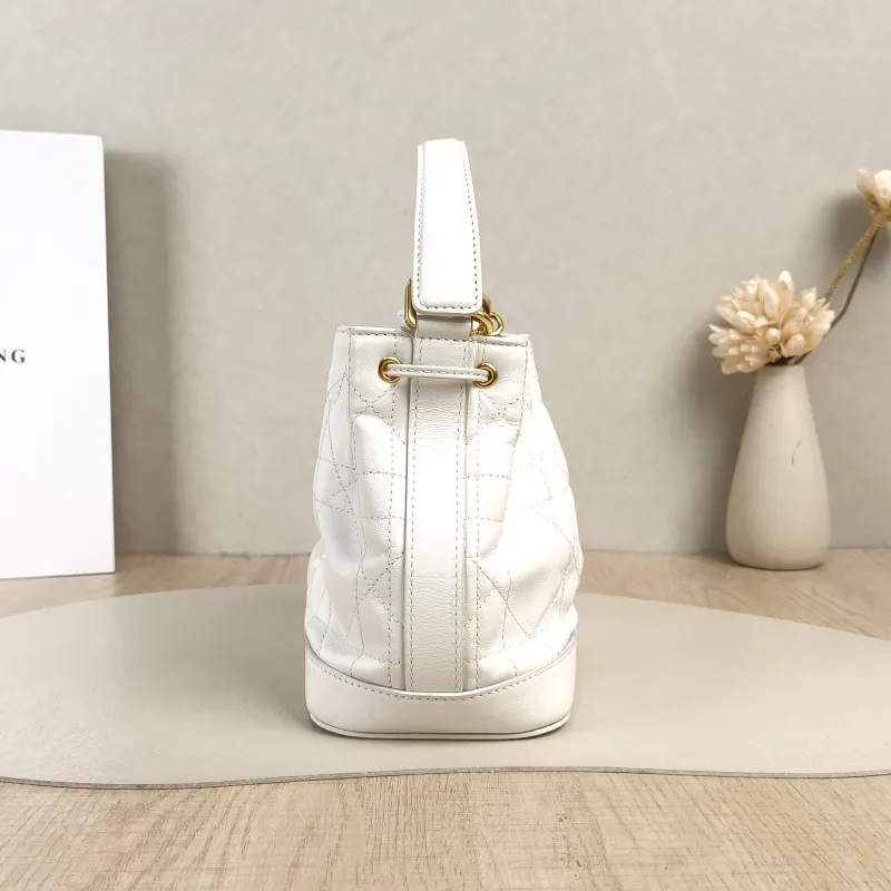DIOR Crossbody Bag Jolie Bucket Bucket Bag White Lambskin One Size17 × 10.5 × 16 cm — detail view 4 of 11