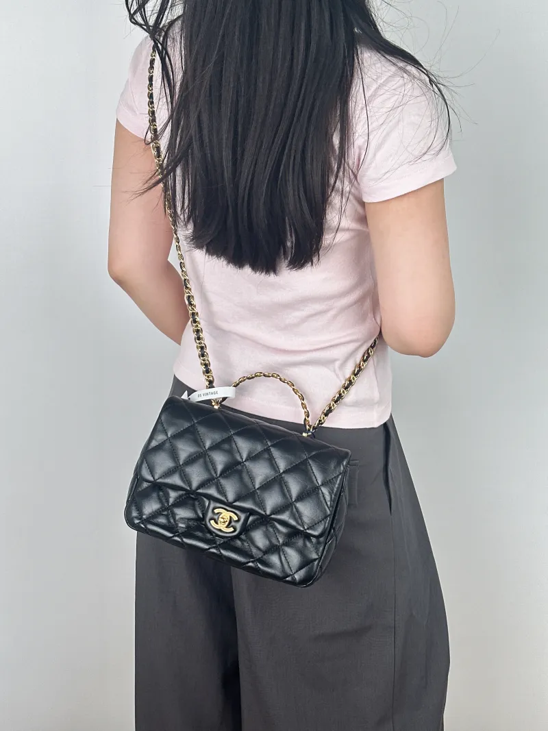 Chanel Crossbody Bag Black SL ambskin Medium25 × 8 × 16 cm — on-model view 1 of 2