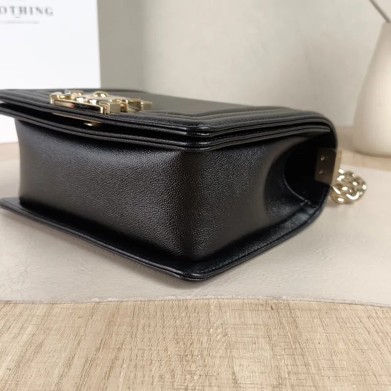 Chanel Crossbody Bag Le Boy​Black Calfskinmini18 × 8.5 × 16 cm — detail view 4 of 12