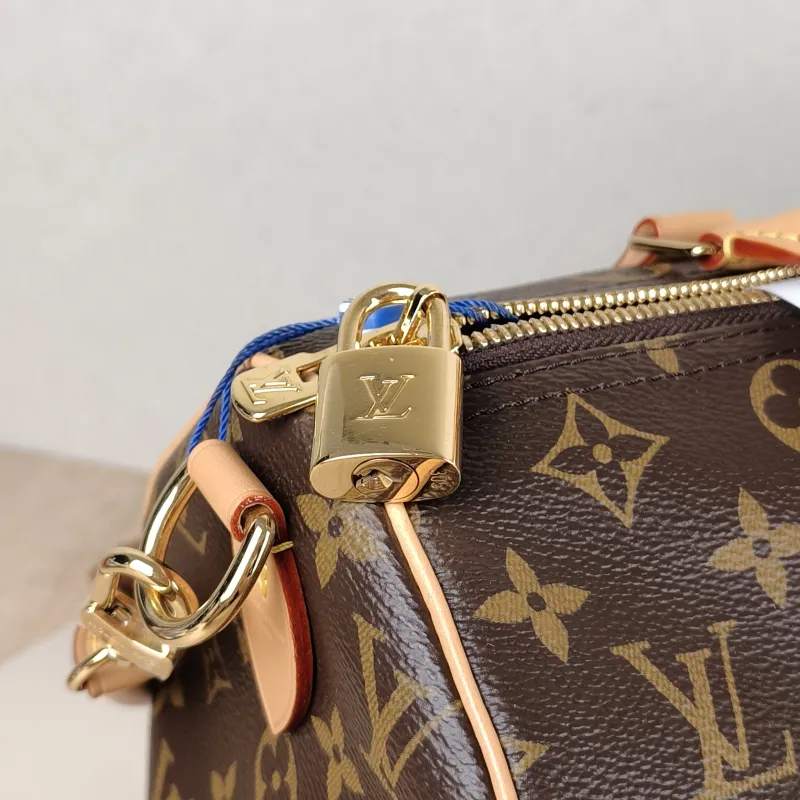 Louis Vuitton Shoulder Bag Speedy Soft 30 Shoulder Strap Edition-Monogram PVC Large 30 × 17 × 21 cm — detail view 13 of 16