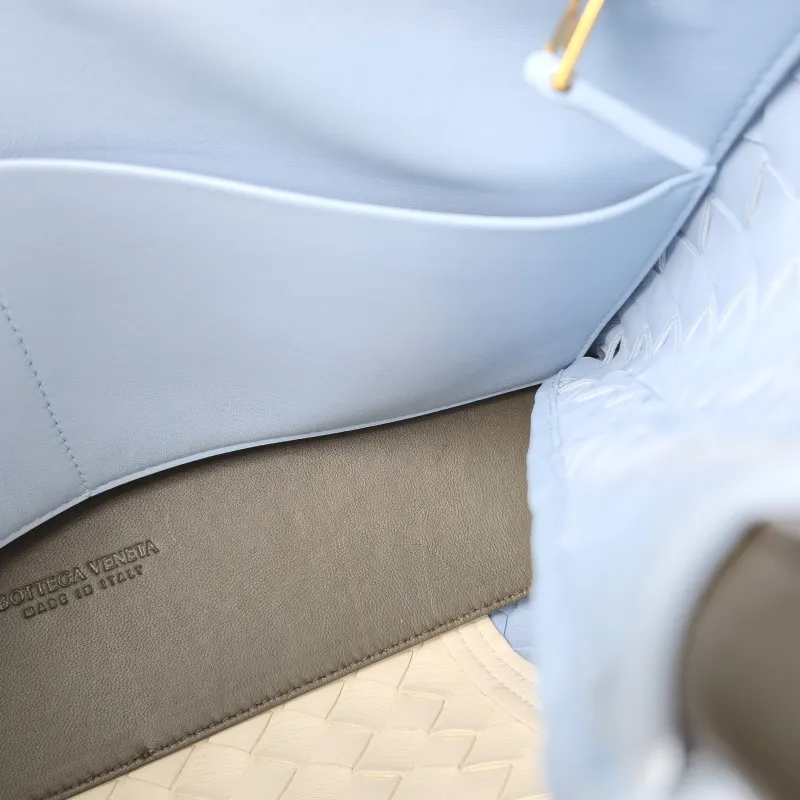 Bottega Veneta Top Handle Bag Woven Top Handle Bag Blue White Calfskin 30 × 12 × 24 cm — detail view 8 of 12