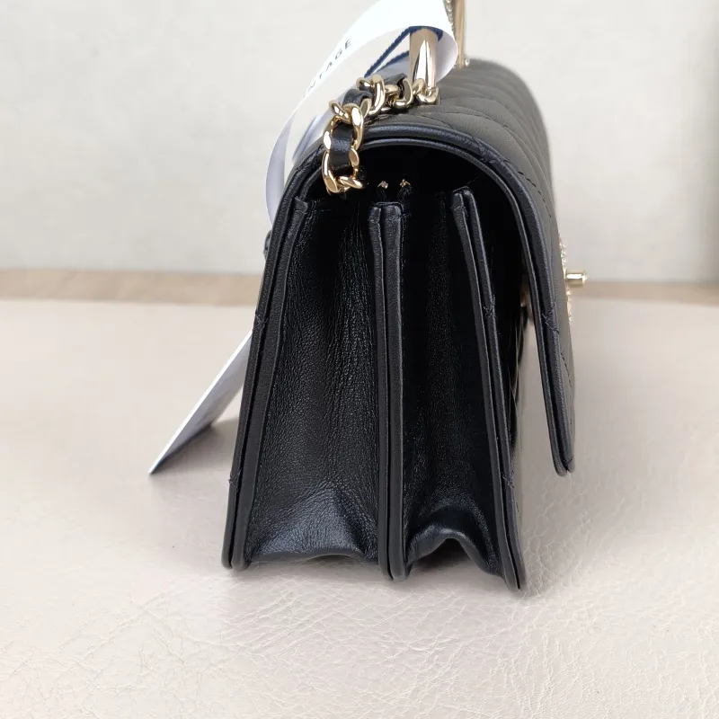 Chanel Crossbody Bag woc Black Lambskin 19 × 4 × 11.5 cm — detail view 12 of 14