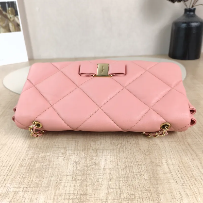 FERRAGAMO Shoulder Bag Shoulder Bag Pink Lambskin One Size24 × 5 × 15.5 cm — detail view 4 of 13