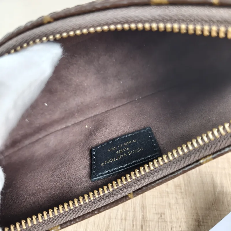 Louis Vuitton Shoulder Bag Catchy Monogram PVC Small 24 × 6 × 10 cm — detail view 10 of 11