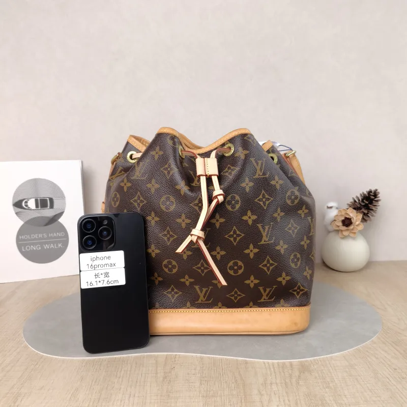 Louis Vuitton Shoulder Bag Petit Noé Bucket Bag Monogram PVC Small 27 × 21 × 27 cm — cover view 5 of 5
