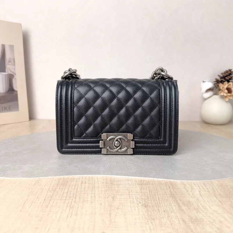 Chanel Crossbody Bag Le Boy​ Black Grained Calfskin Small 20.5 × 8.5 × 12 cm