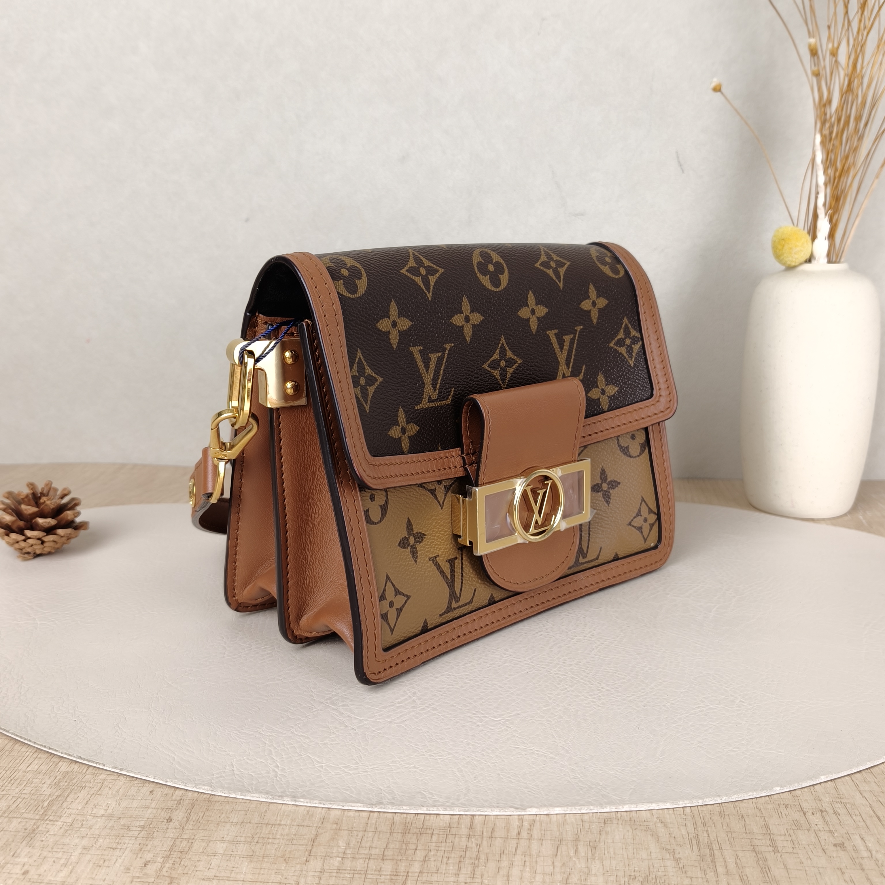 Louis Vuitton Crossbody Bag Dauphine Monogram PV Cmini20 × 9 × 15 cm — cover view 2 of 5