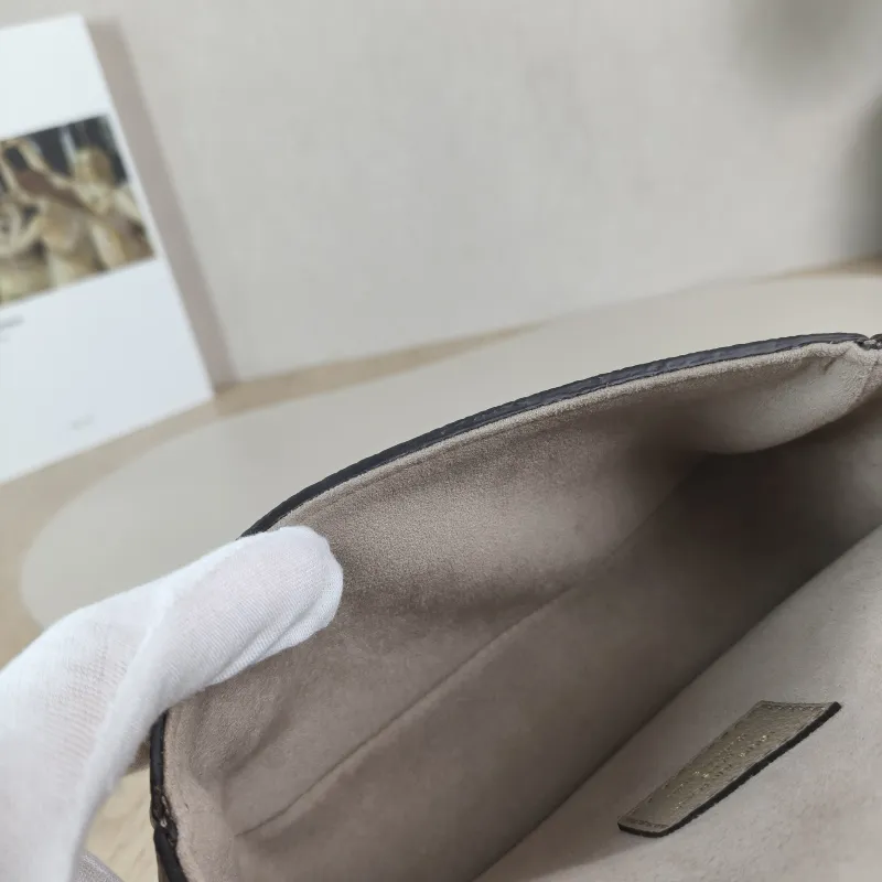 Louis Vuitton Crossbody Bag Diane Baguette Bag Empreinte Embossed Calfskin Monogramnano19 × 6 × 10.5 cm — detail view 6 of 12