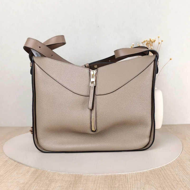 LOEWE Shoulder Bag Hammock Calfskin Small 30 × 14 × 25 cm — cover view 3 of 5