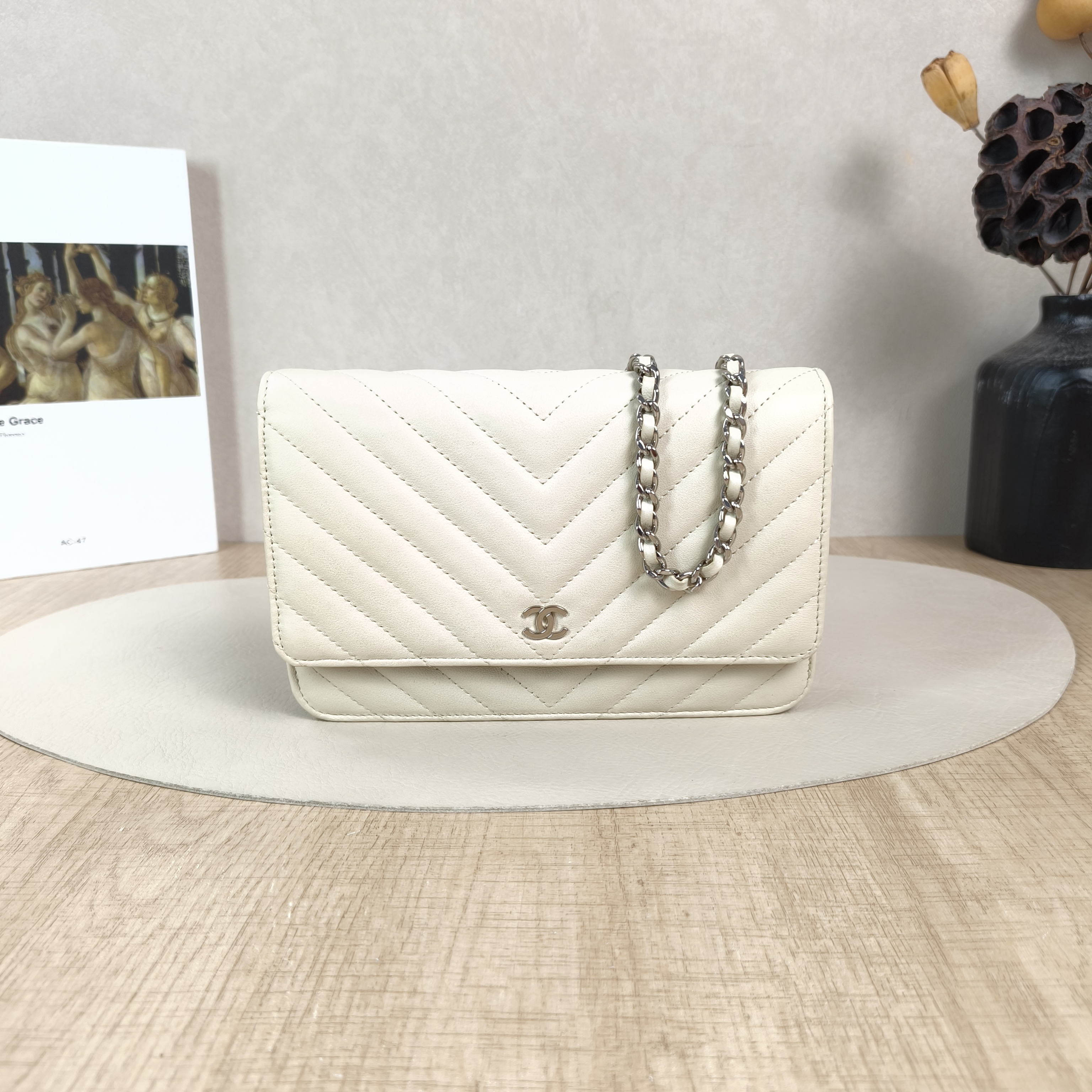 Chanel Crossbody Bag Classic Flap WOC CF WOCWOC Bag V White Lambskin One Size19.2 × 3.5 × 12.3 cm