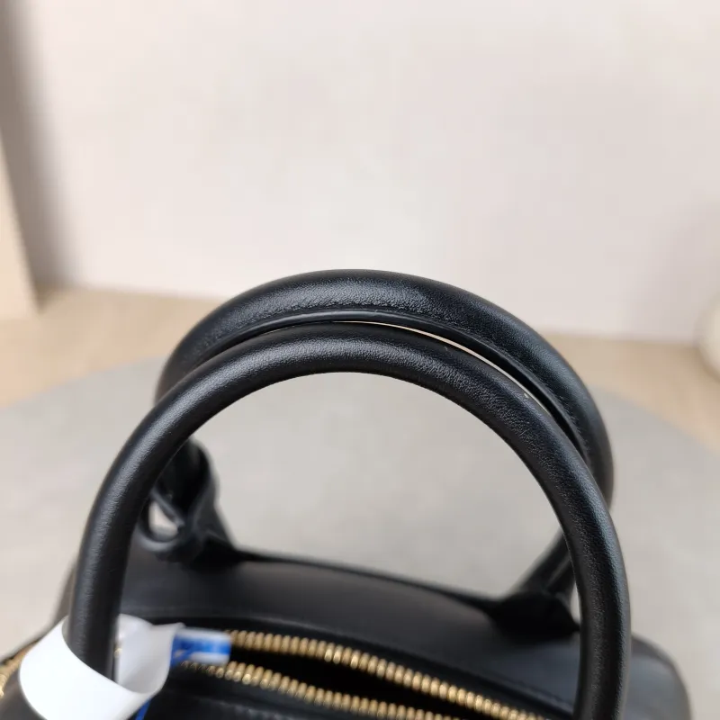 Chanel Shoulder Bag Bowling Bag Black Calfskin 20 × 8 × 12 cm — detail view 8 of 12