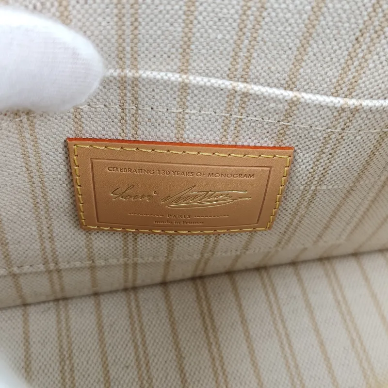 Louis Vuitton Top Handle Bag Alma BB PVCBB23.5 × 11.5 × 17.5 cm — detail view 2 of 12