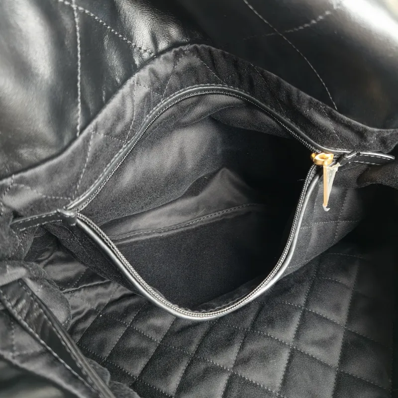 Chanel Shoulder Bag22Bag Black CC alfskin Small35 × 7 × 37 cm — detail view 1 of 14