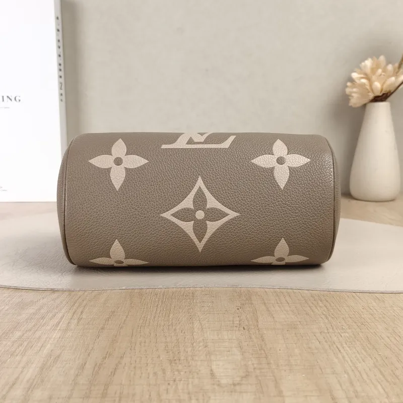 Louis Vuitton Crossbody Bag Papillon · White Empreinte Embossed Calfskin Monogram BB20 × 10 × 10 cm — cover view 4 of 5