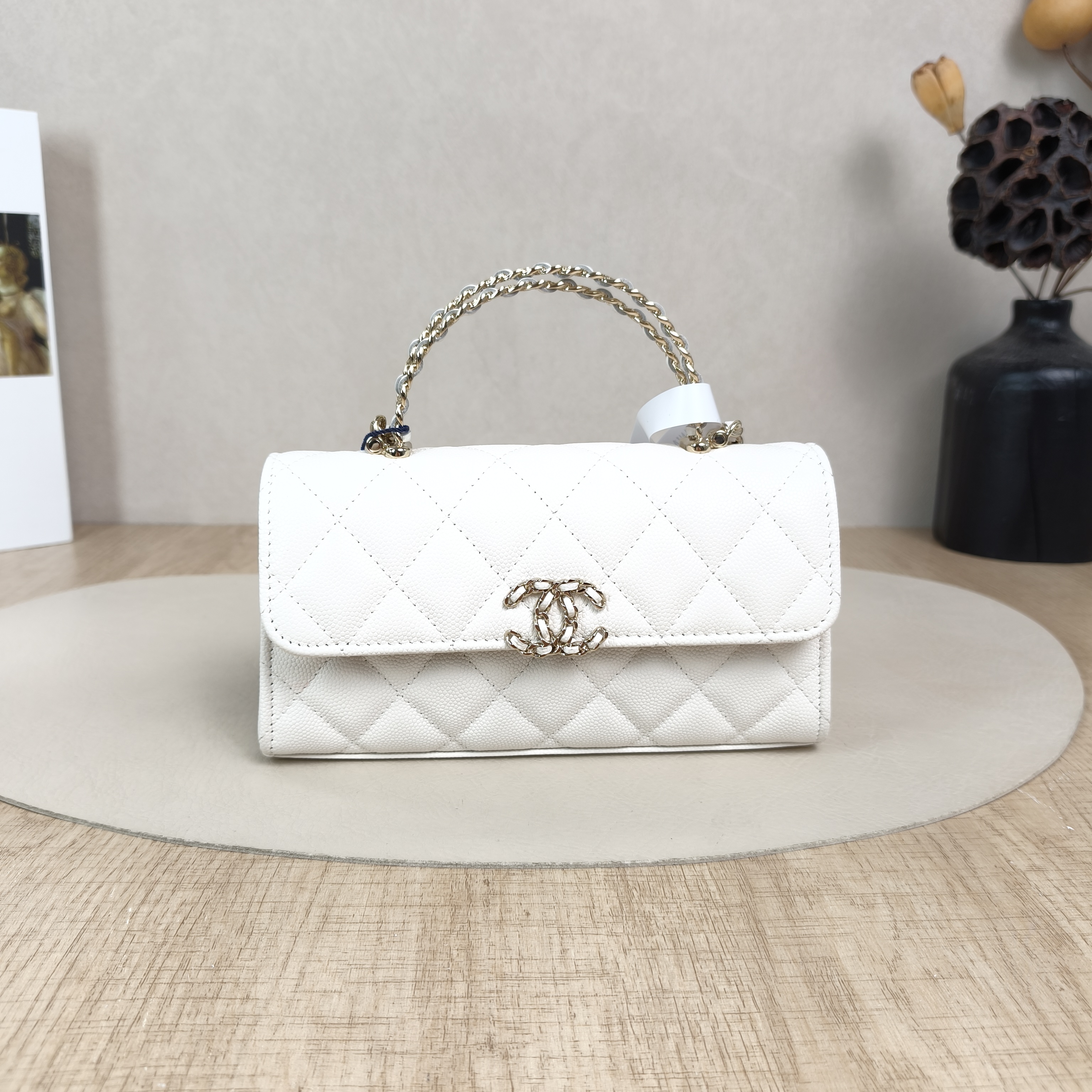Chanel Crossbody Bag kelly White Grained Calfskin One Size18 × 4.5 × 10 cm