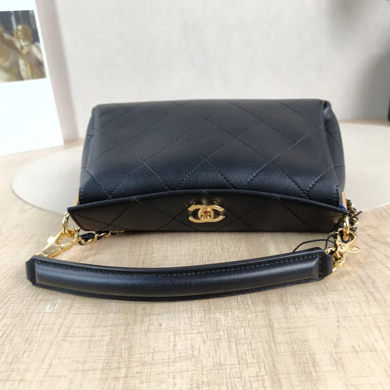 Chanel Crossbody Bag c Logo Black Calfskin One Size 23 × 7.5 × 16 cm — detail view 7 of 13