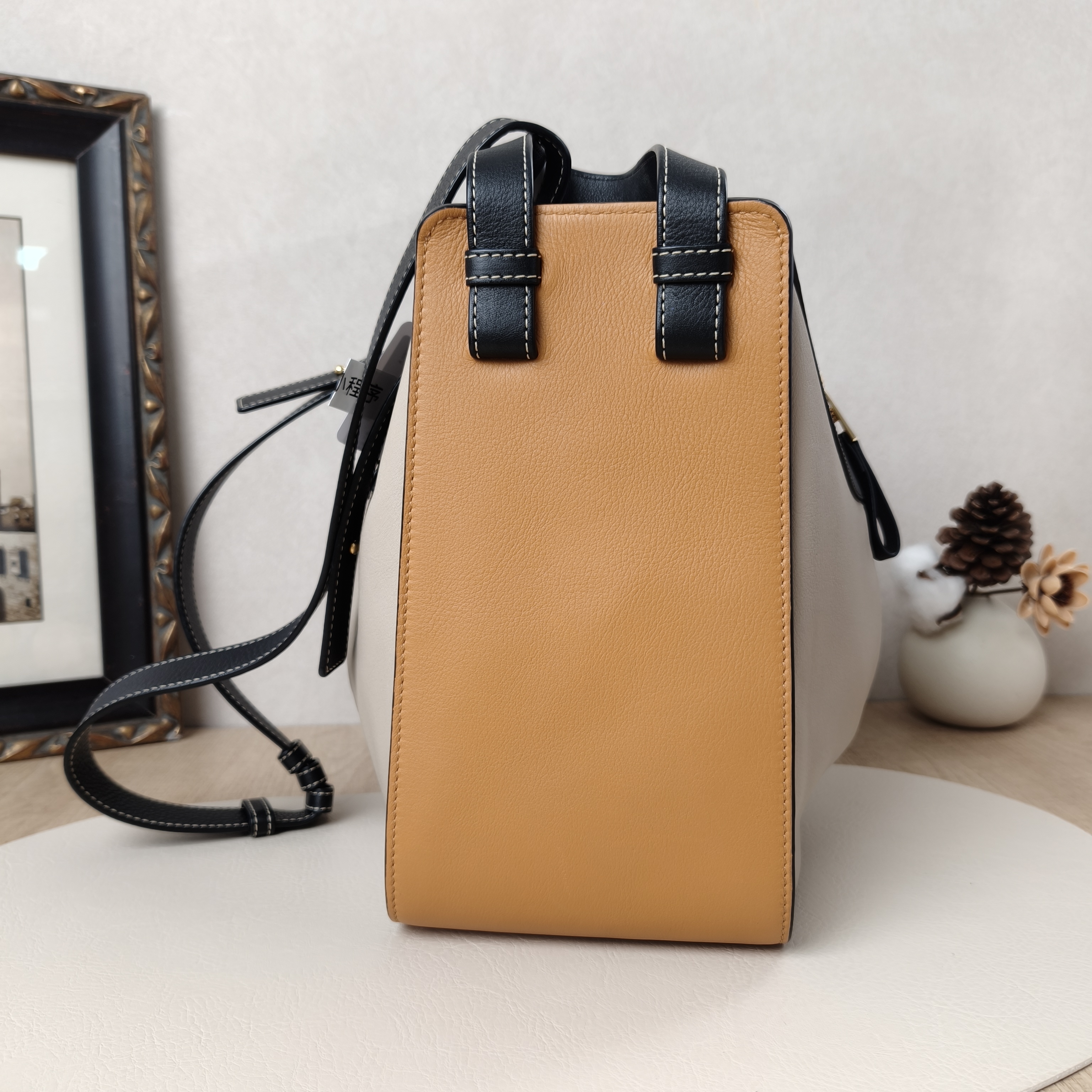 LOEWE Crossbody Bag Hammock Colorblock Calfskin Medium29 × 14 × 32 cm — cover view 7 of 9