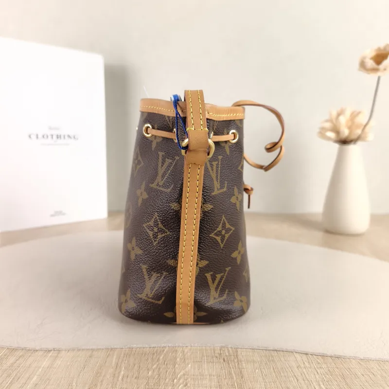 Louis Vuitton Crossbody Bag NANO NOÉ Bucket Bag Nano Monogram PVC nano 13 × 10 × 16 cm — detail view 4 of 10